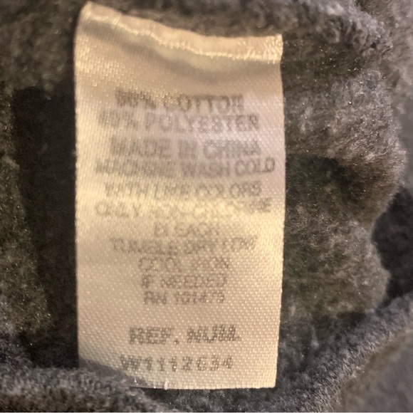 hoodie with hidden beverage pouch - Picture 9 of 12